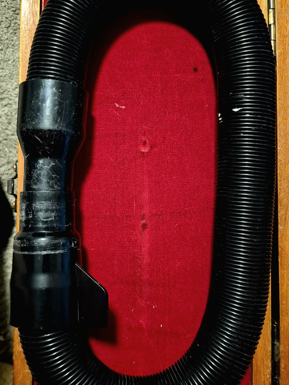 Milwaukee M18 Vacuum Replacement Hose (1-1/4")